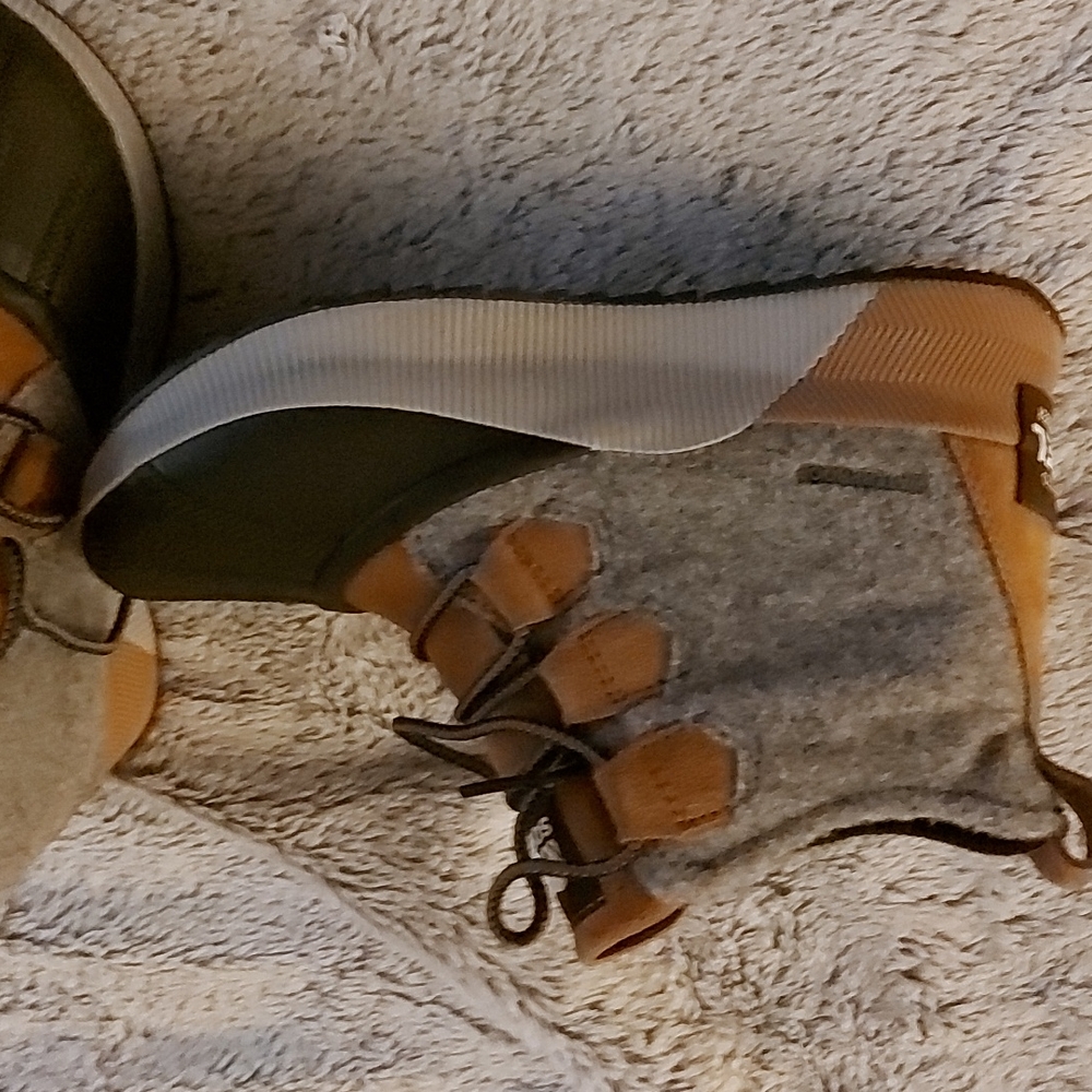 Sorel booties - Picture 3 of 8